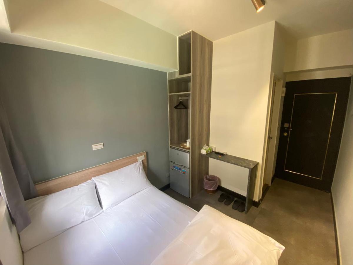 Fengjia Gift Box Homestay ไถจง ภายนอก รูปภาพ