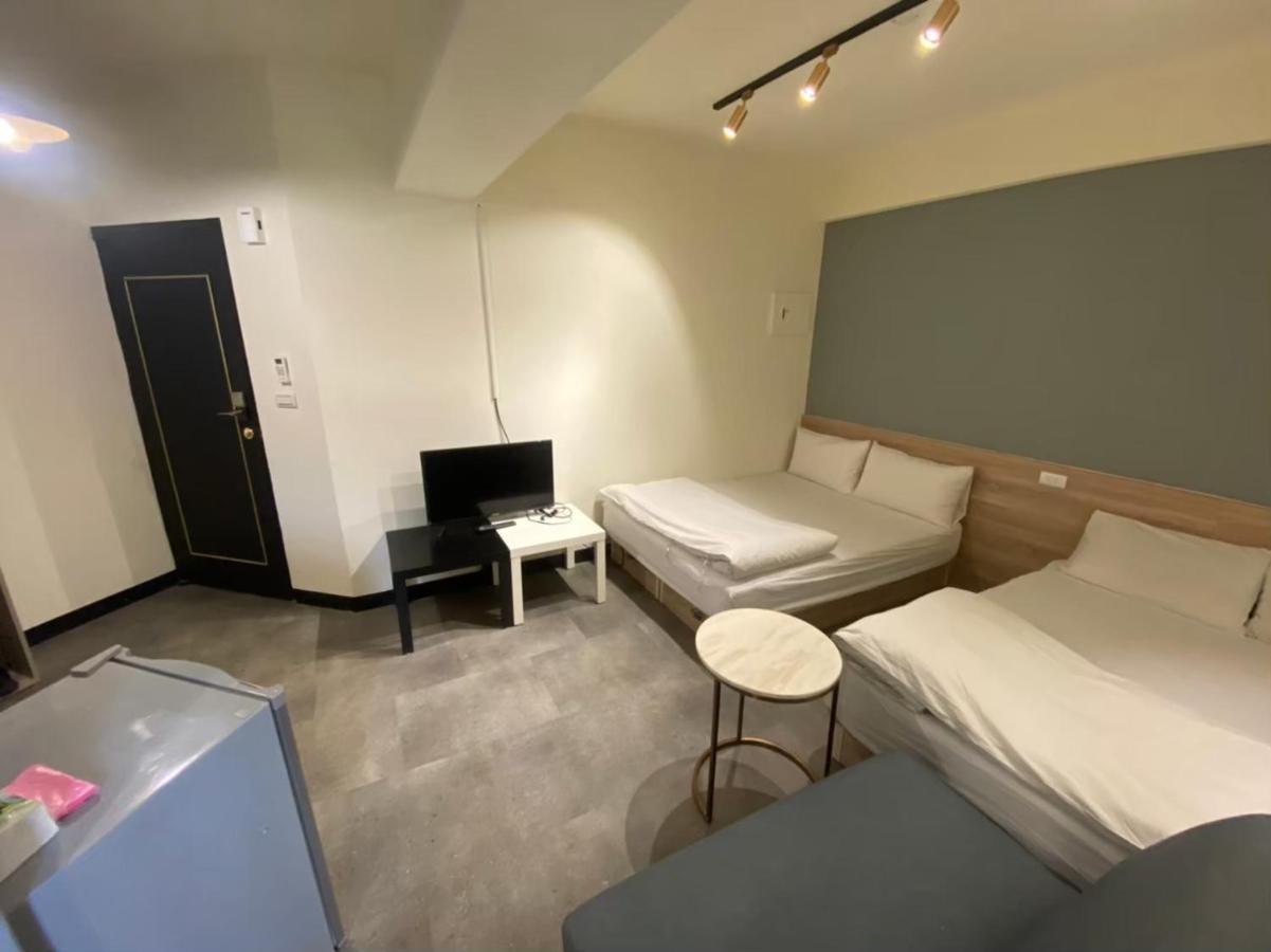 Fengjia Gift Box Homestay ไถจง ภายนอก รูปภาพ