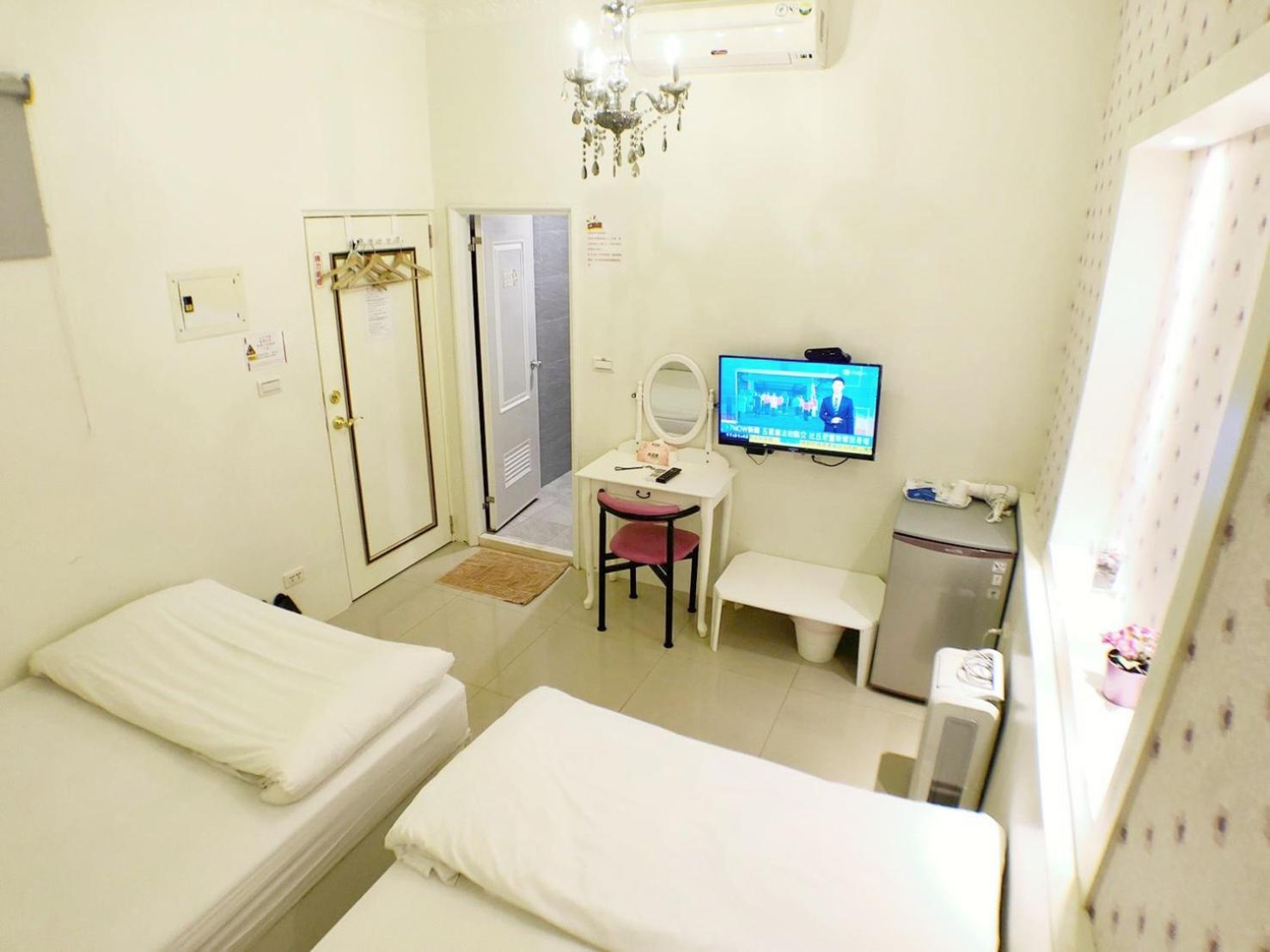 Fengjia Gift Box Homestay ไถจง ภายนอก รูปภาพ