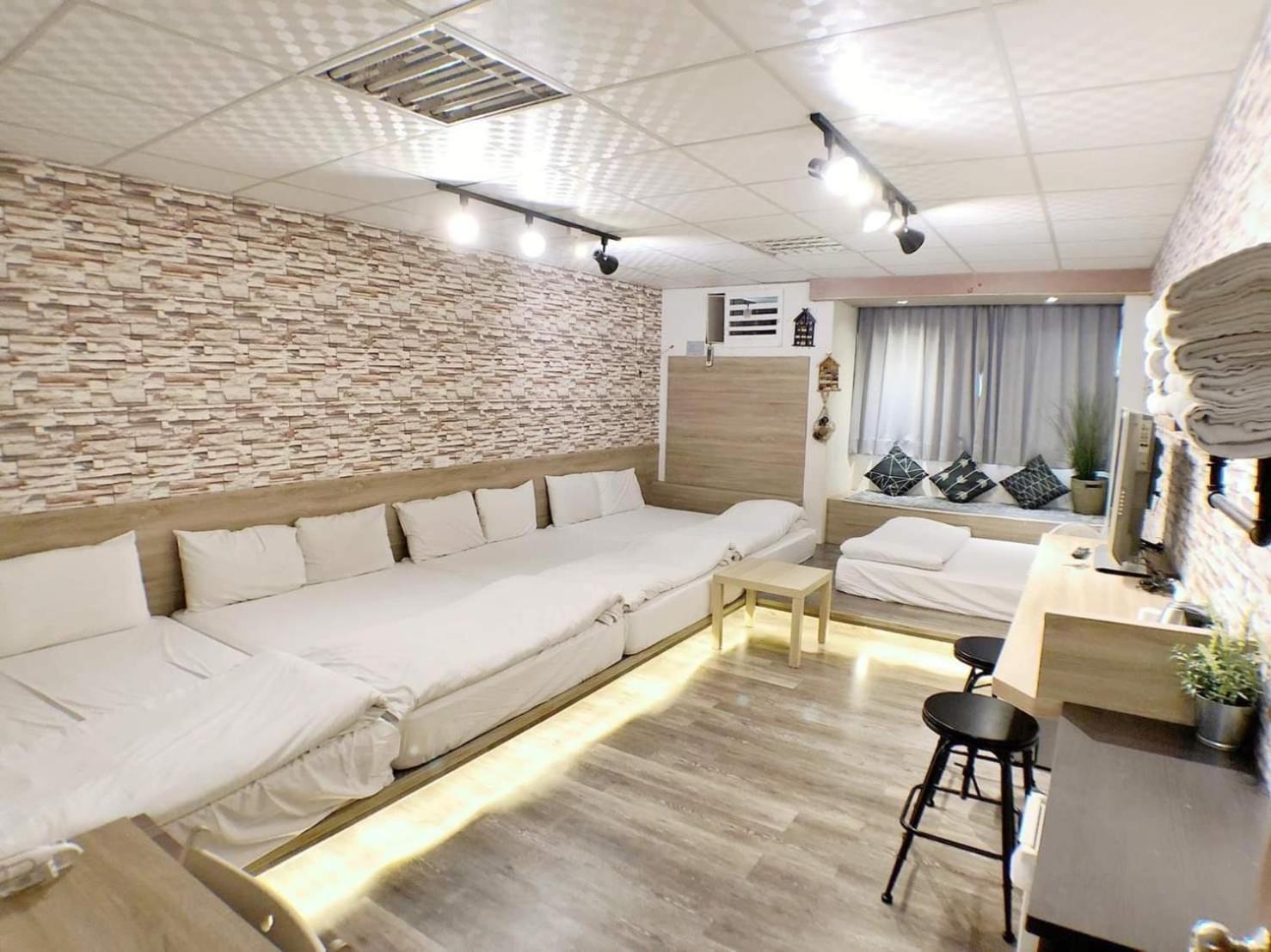 Fengjia Gift Box Homestay ไถจง ภายนอก รูปภาพ