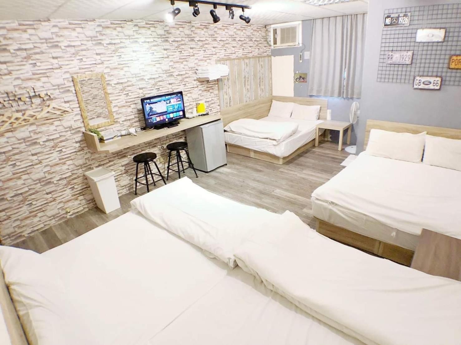 Fengjia Gift Box Homestay ไถจง ภายนอก รูปภาพ