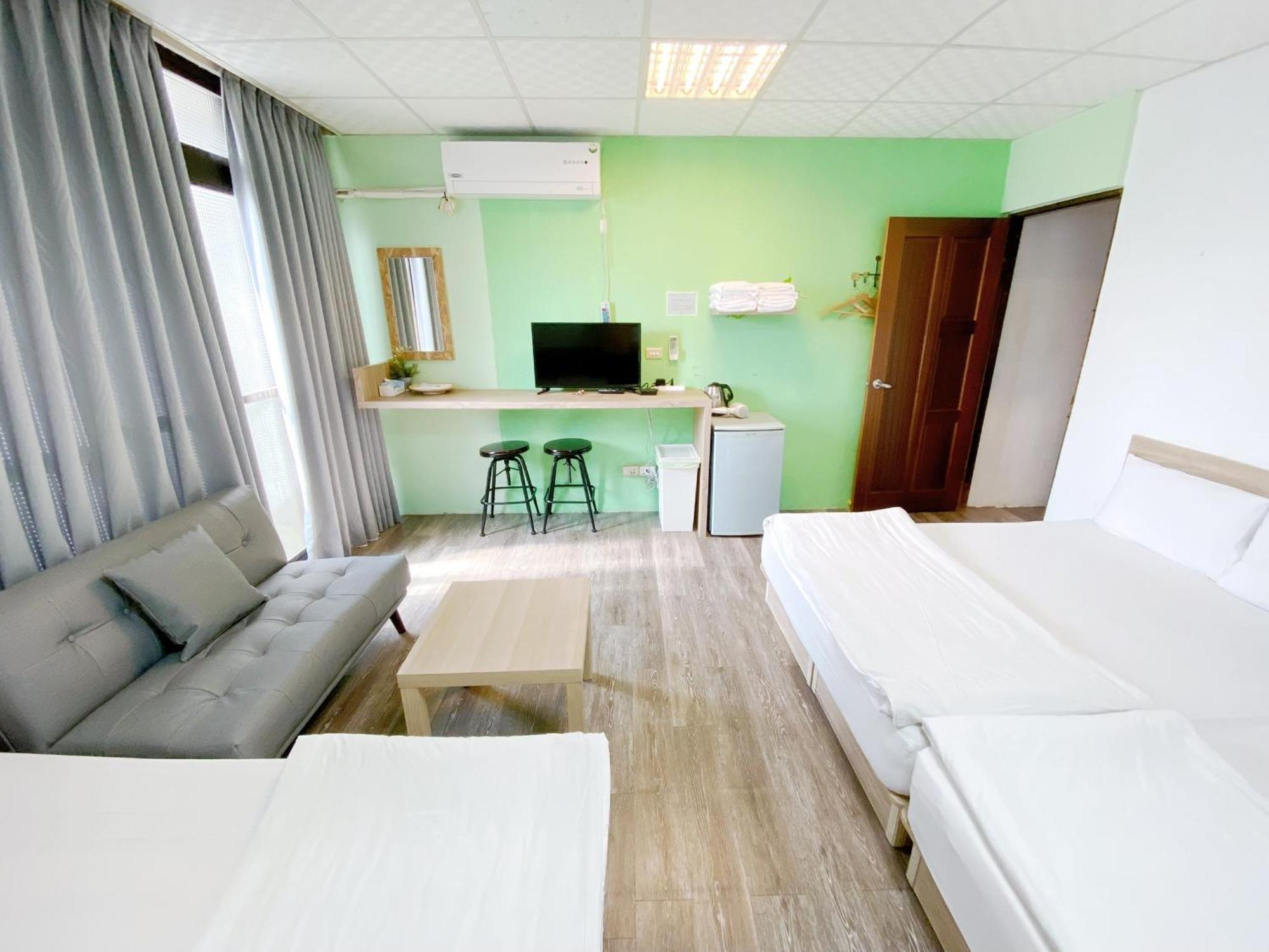 Fengjia Gift Box Homestay ไถจง ภายนอก รูปภาพ