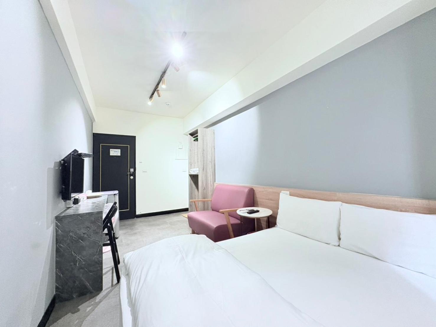 Fengjia Gift Box Homestay ไถจง ภายนอก รูปภาพ