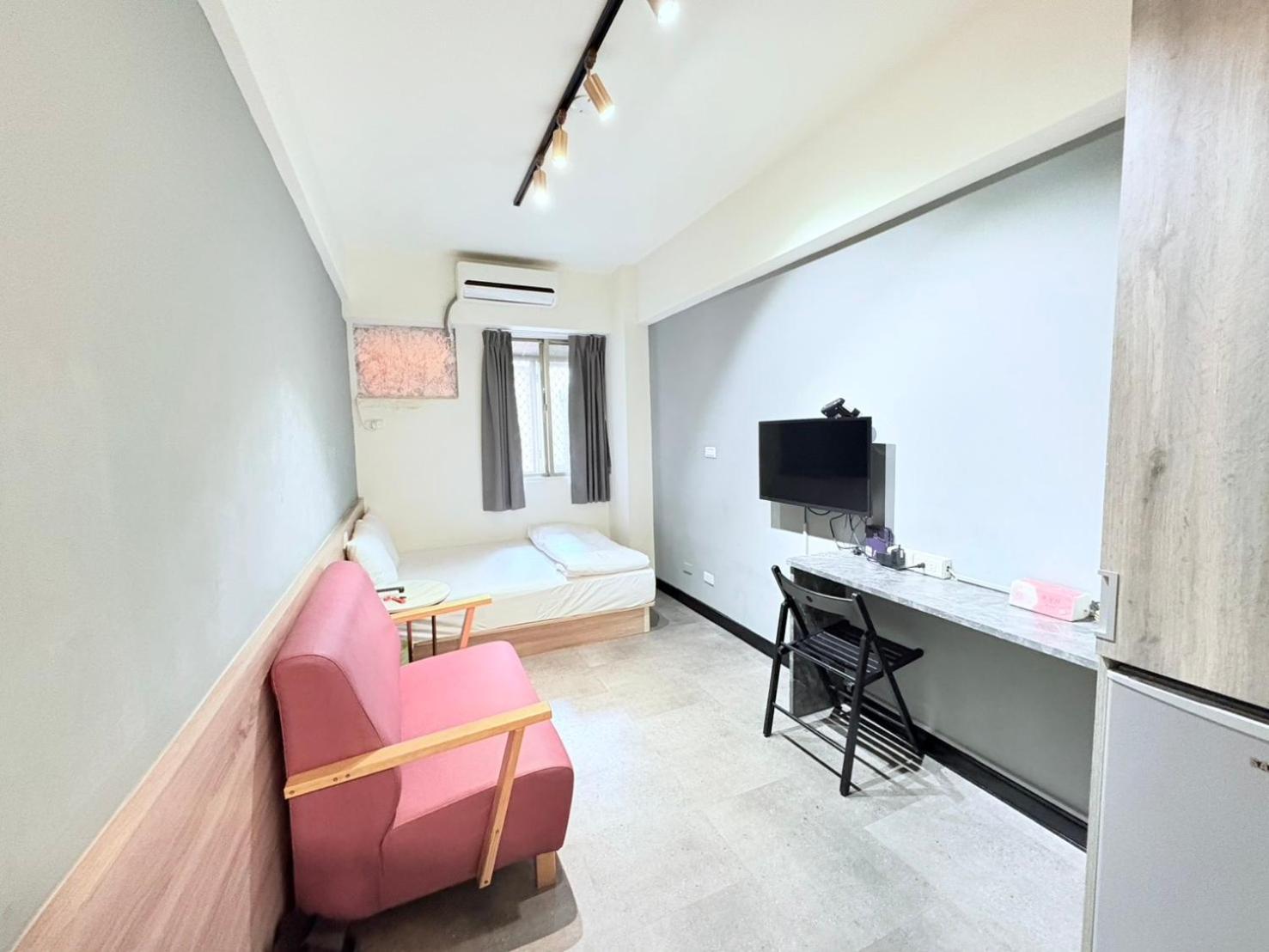 Fengjia Gift Box Homestay ไถจง ภายนอก รูปภาพ