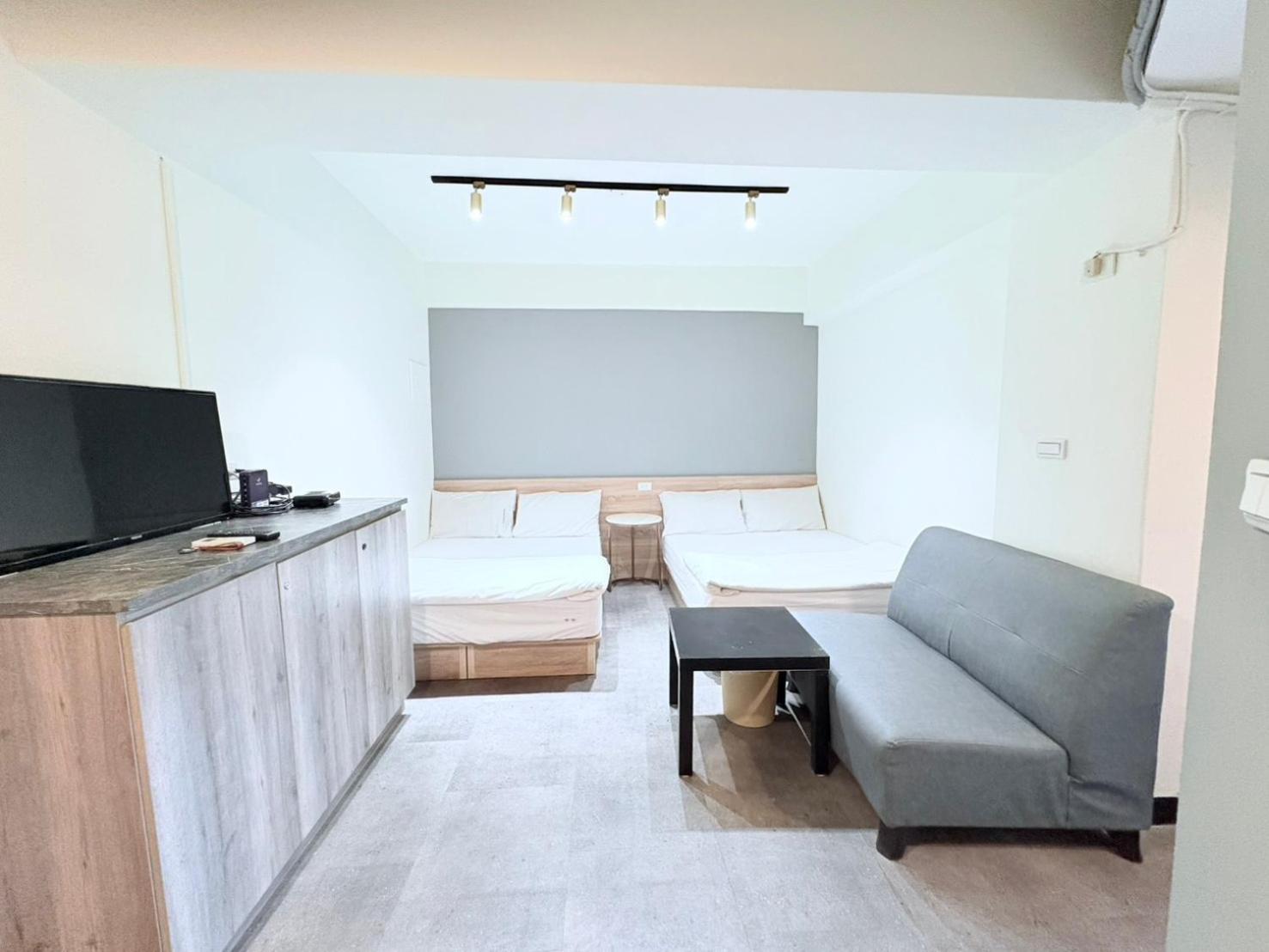Fengjia Gift Box Homestay ไถจง ภายนอก รูปภาพ