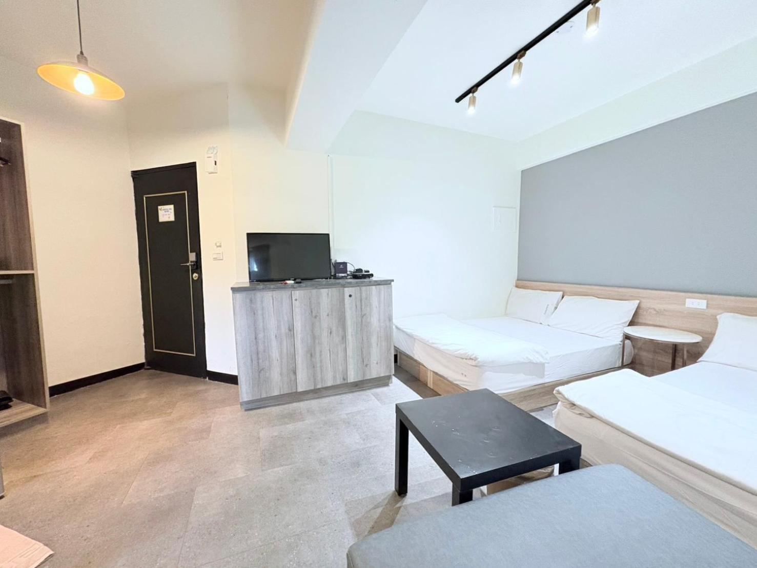 Fengjia Gift Box Homestay ไถจง ภายนอก รูปภาพ